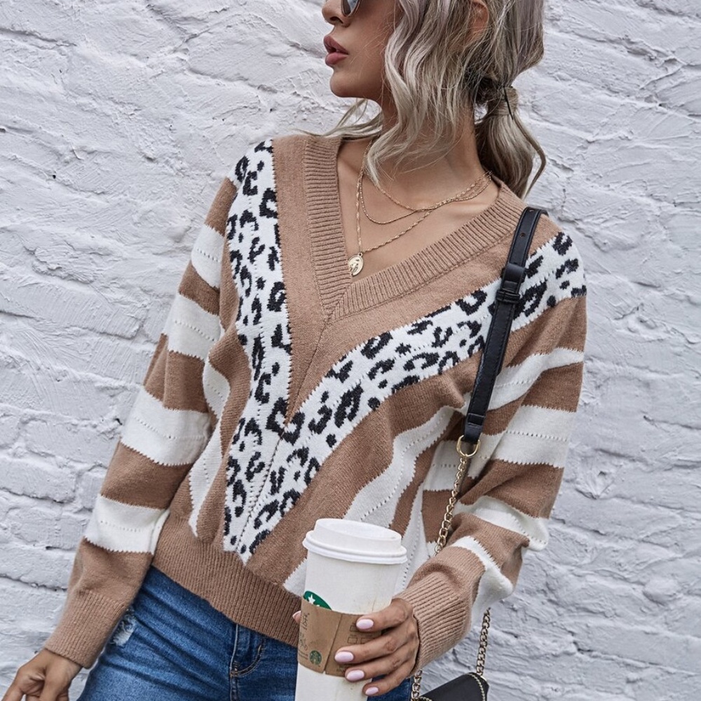 khaki  leopard print v neck  color block sweater - Picture 2 of 5
